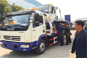 河东汽车道路救援拖车价格